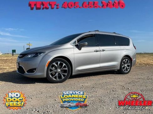 Used 2017 Chrysler Pacifica Limited FWD image 28