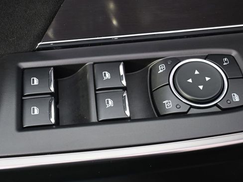 Used 2024 Ford F150 Platinum image 23