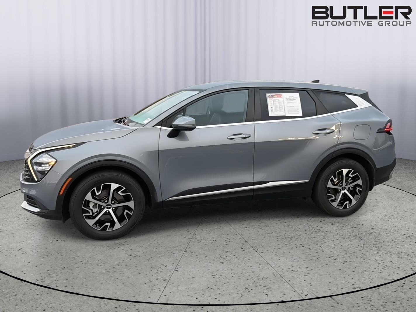 Used 2023 Kia Sportage EX FWD image 3