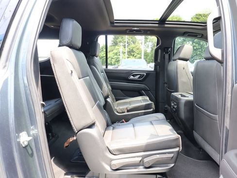 Used 2021 Chevrolet Suburban Z71 AWD/4WD image 38
