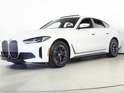 Used 2025 BMW i4 eDrive40 w/ Premium Package RWD image 2