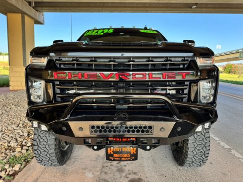 Used 2020 Chevrolet Silverado 2500 LTZ w/ LTZ Convenience Package AWD/4WD image 8