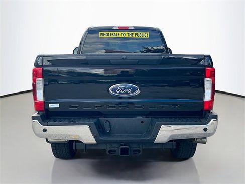 Used 2017 Ford F350 XLT w/ XLT Premium Package image 6