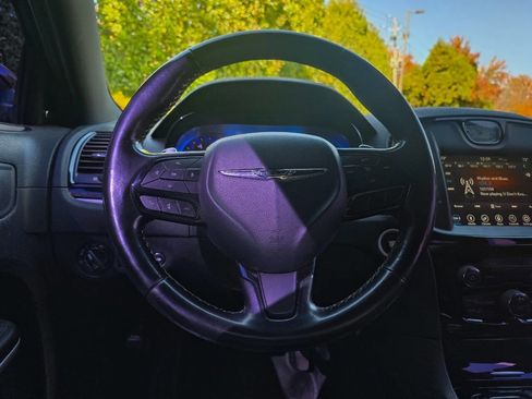 Used 2019 Chrysler 300 S image 20