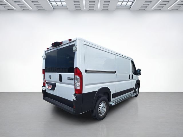Used 2025 RAM ProMaster 2500 w/ U-Haul Equipment Group FWD image 33