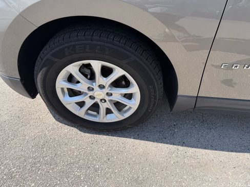 Used 2019 Chevrolet Equinox LT w/ Sun & Navigation Package AWD/4WD image 8