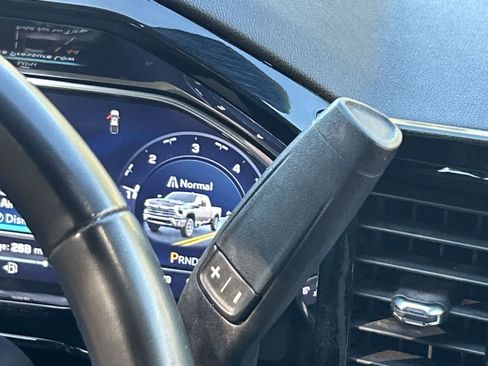 Used 2024 Chevrolet Silverado 2500 LT image 17