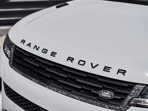 Used 2026 Land Rover Range Rover Sport SV AWD/4WD image 7
