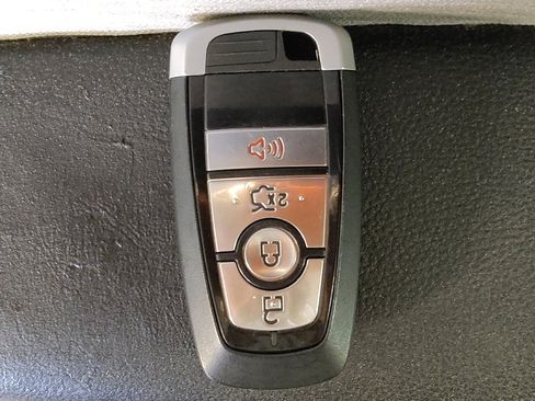 Used 2019 Ford Fusion SE w/ Equipment Group 151A image 32