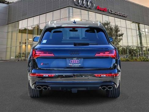 Used 2024 Audi SQ5 Prestige w/ Prestige Package image 3