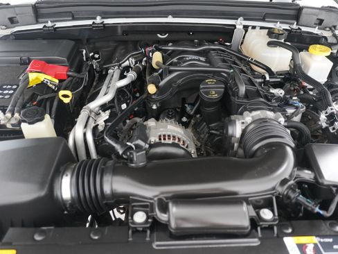 Used 2023 Jeep Gladiator Overland AWD/4WD image 26