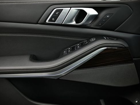 Used 2025 BMW X5 xDrive50e w/ Executive Package image 14