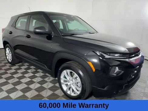 Used 2023 Chevrolet TrailBlazer LS FWD image 3