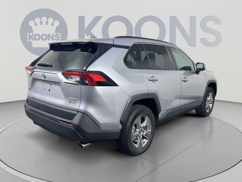 Used 2025 Toyota RAV4 XLE AWD/4WD image 7