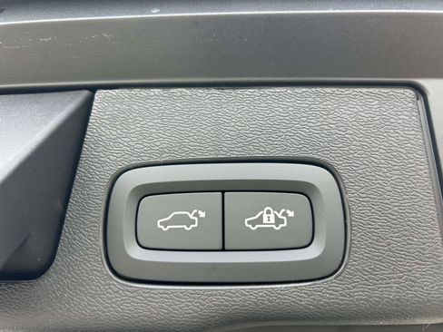 New 2026 Volvo XC60 B5 Plus w/ Protection Package Premier image 17