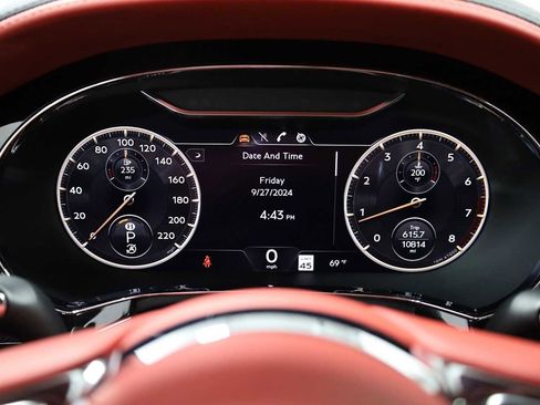 Used 2021 Bentley Flying Spur V8 image 16