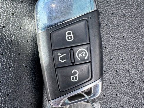 Used 2022 Volkswagen Atlas SE image 46