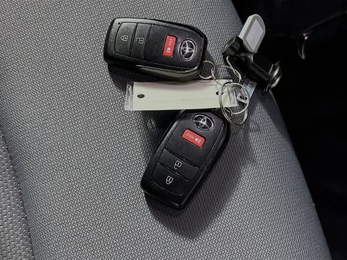 Used 2023 Toyota Corolla Cross SE image 36