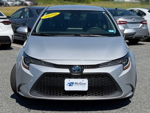 Used 2021 Toyota Corolla LE FWD image 2