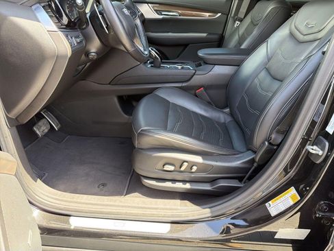 Certified 2022 Cadillac XT6 Sport w/ Platinum Package AWD/4WD image 4