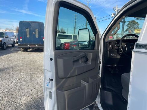 Used 2019 Chevrolet Express 3500 3500 Van 139, For Sale In Ral w/ Power Convenience Package image 9