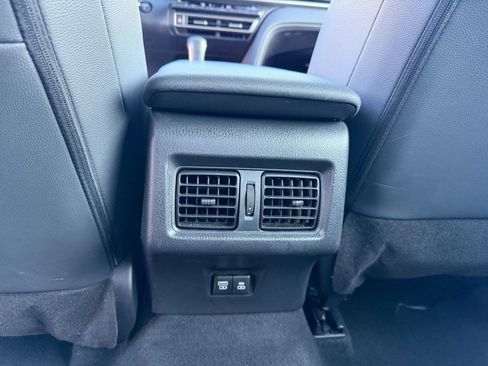 Used 2025 Toyota Camry SE image 23