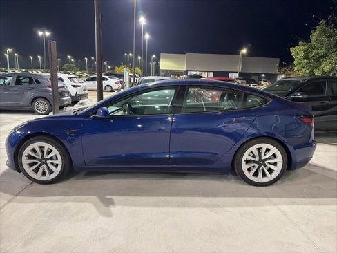 Used 2021 Tesla Model 3 Standard Range Plus image 4