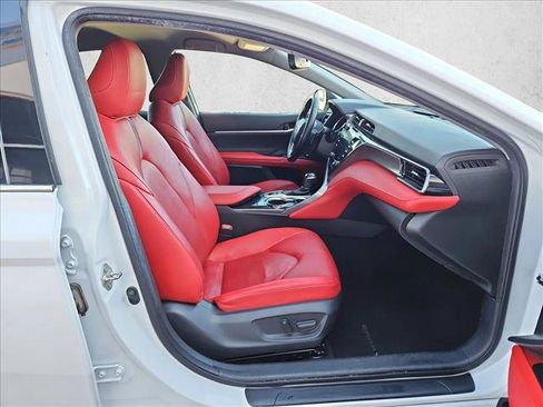 Used 2019 Toyota Camry XSE image 21