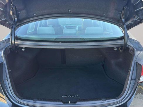 Used 2013 Hyundai Elantra GLS FWD image 25