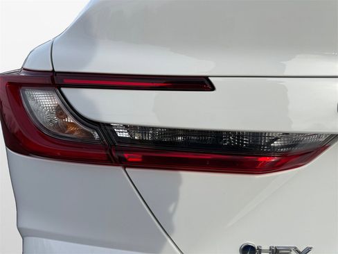 Used 2025 Toyota Camry SE image 21