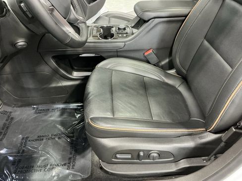 Used 2023 GMC Acadia AT4 w/ Technology Package image 31