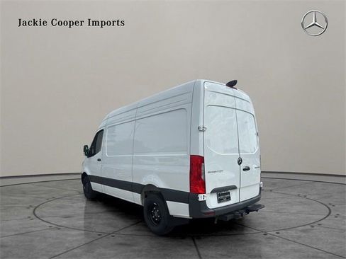 New 2024 Mercedes-Benz Sprinter 144 Cargo image 19