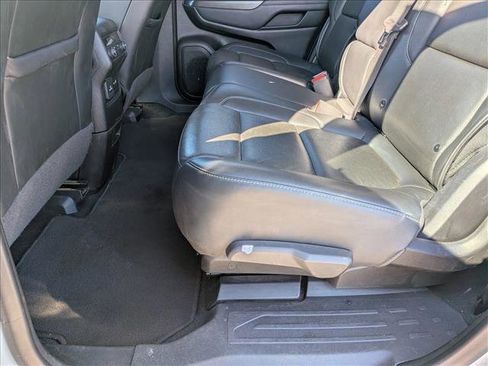 Used 2023 GMC Acadia SLT image 19