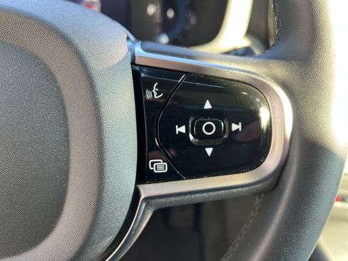 Used 2025 Volvo XC60 B5 Plus w/ Climate Package image 20