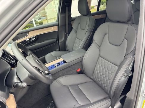 Used 2025 Volvo XC90 B6 Plus AWD/4WD image 18