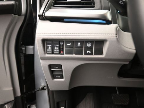 Used 2024 Honda Odyssey Touring image 10