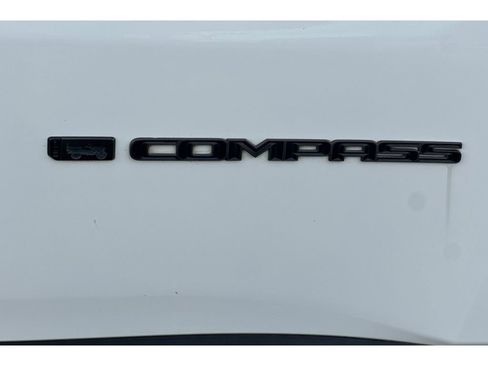 Used 2021 Jeep Compass Latitude image 34