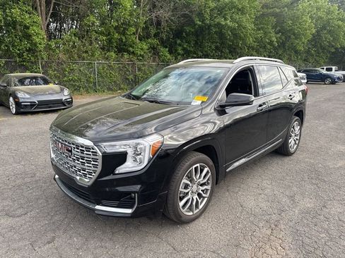Used 2022 GMC Terrain Denali image 3