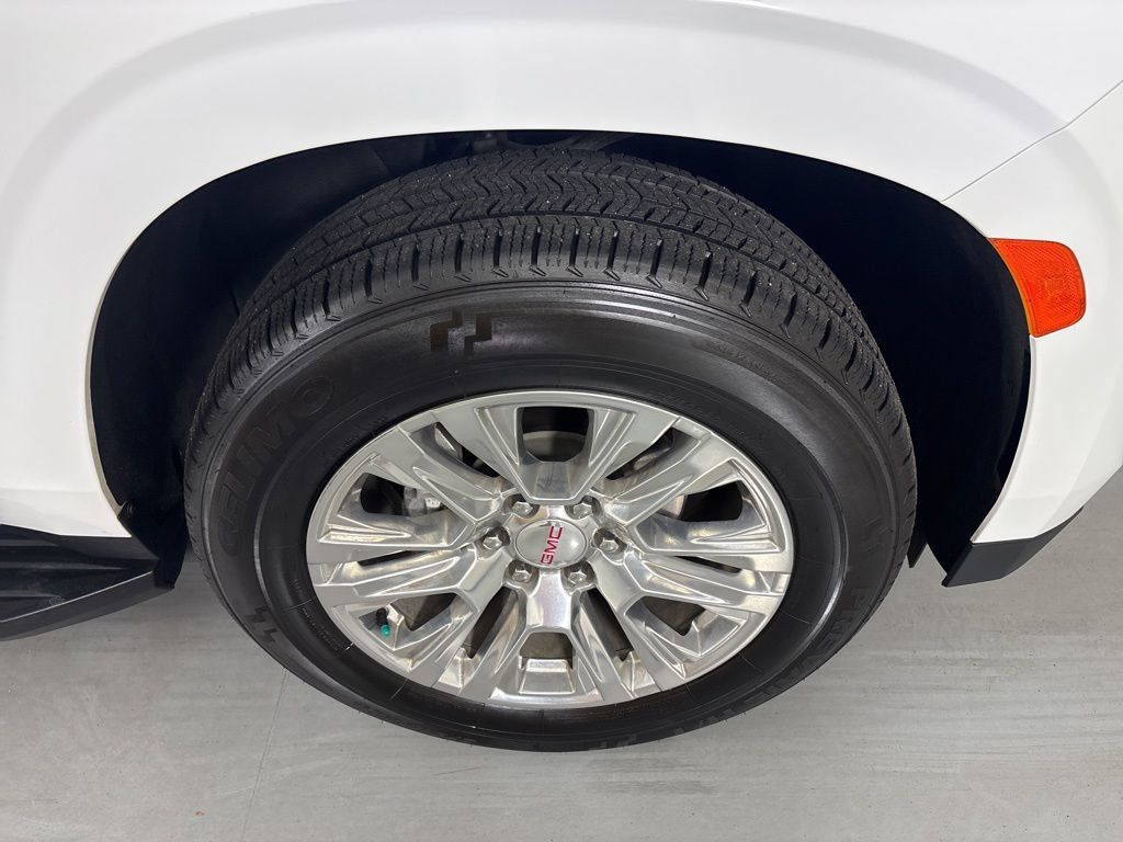 Used 2024 GMC Yukon XL Denali AWD/4WD image 10
