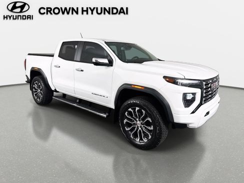 Used 2024 GMC Canyon Denali image 4