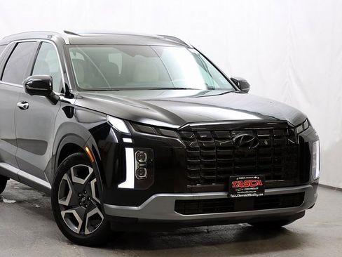 Used 2024 Hyundai Palisade Limited image 2