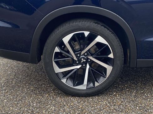 Used 2022 Mitsubishi Outlander SE image 9