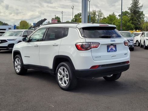 Used 2025 Jeep Compass Limited AWD/4WD image 7