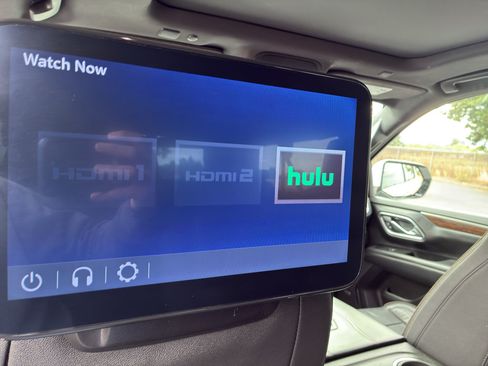 Used 2023 Chevrolet Suburban High Country w/ Advanced Technology Package AWD/4WD image 56