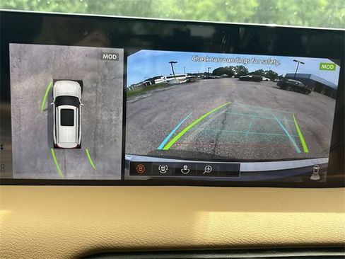 New 2025 Nissan Armada SL w/ Captain's Chari Seat Package image 17