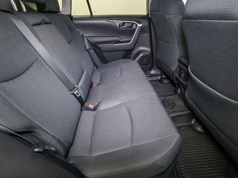 Used 2022 Toyota RAV4 LE image 21
