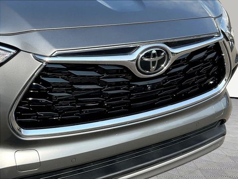 Used 2026 Toyota Highlander Platinum AWD/4WD image 33