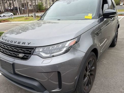 Used 2017 Land Rover Discovery SE image 1