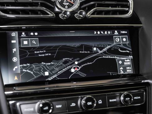 Used 2024 Bentley Bentayga Azure V8 image 36