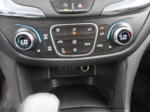 Used 2023 Chevrolet Equinox LT image 17